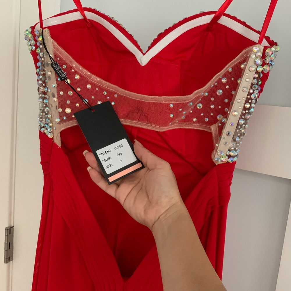 NWT La Femme Sweetheart Crystal Evening Gown - Picture 9 of 9